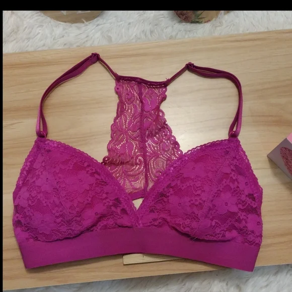 XOXO Lace Bralette in Magenta Padded Small - Picture 3 of 7